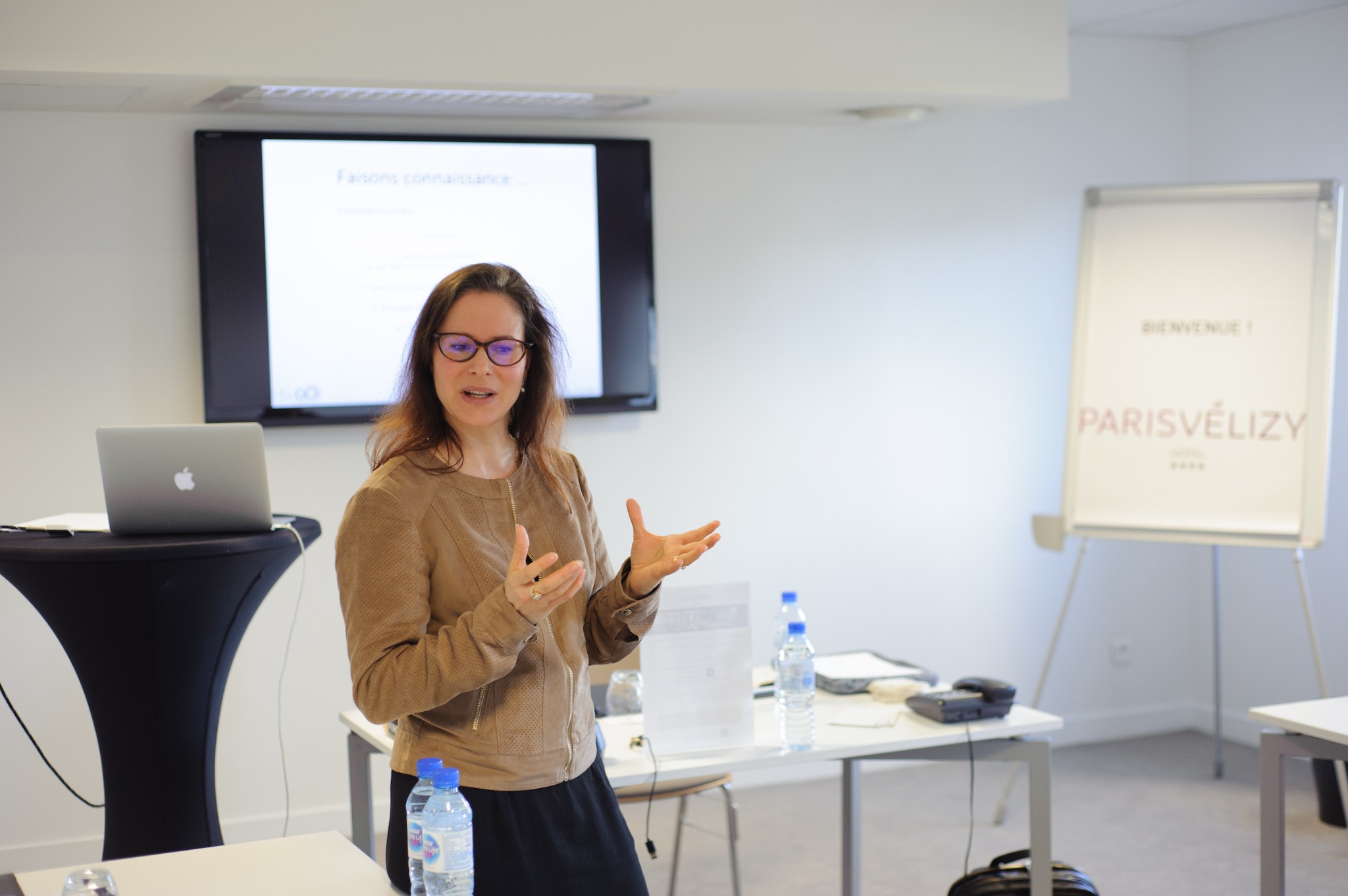 Hélène Silvert animant une session de formation